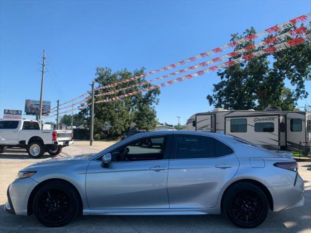2022 toyota camry se