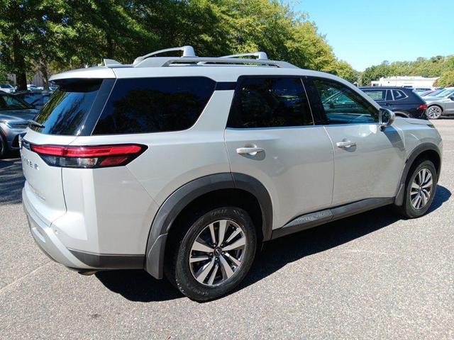 2022 nissan pathfinder sl