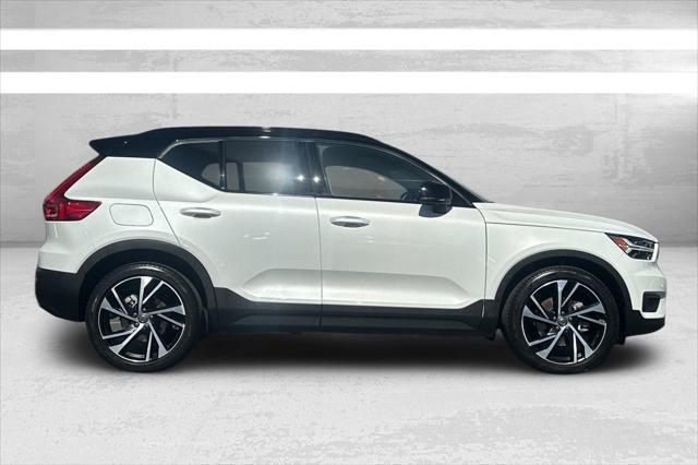 2022 volvo xc40 t5 r-design