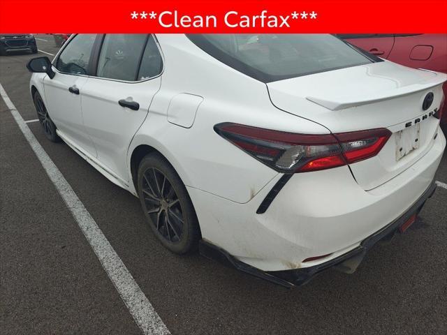2022 toyota camry se