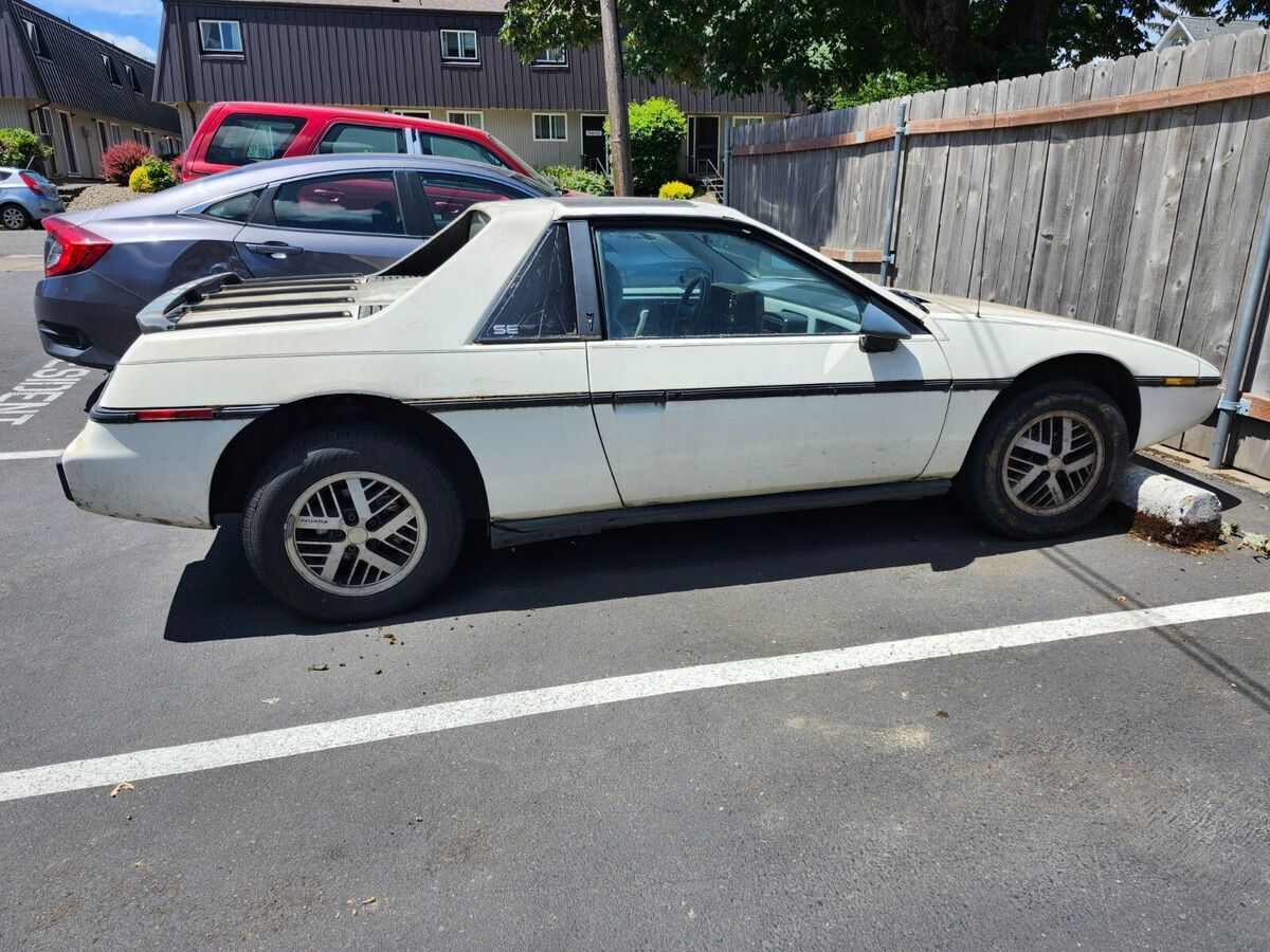 1985 pontiac fiero se 88500k miles white coupe iron duke 5-speed