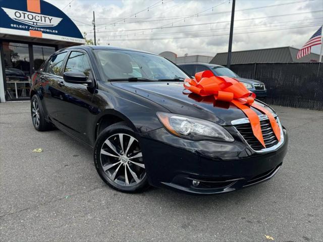 2013 chrysler 200 touring
