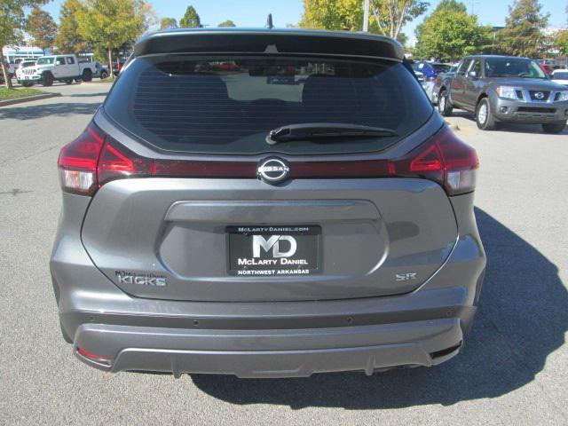 2024 nissan kicks sr