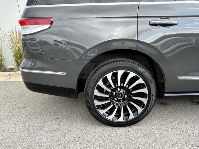2022 lincoln navigator black label