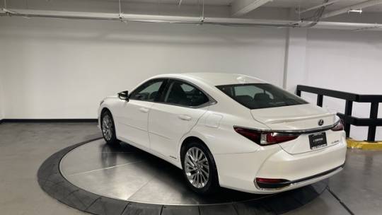 2022 lexus es 300h luxury