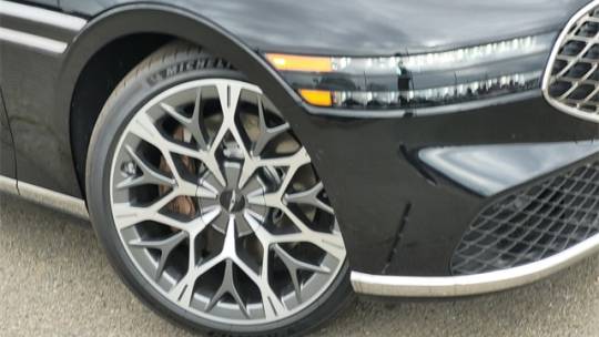 2024 Genesis G90