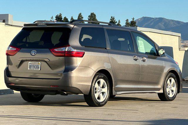 2018 toyota sienna le