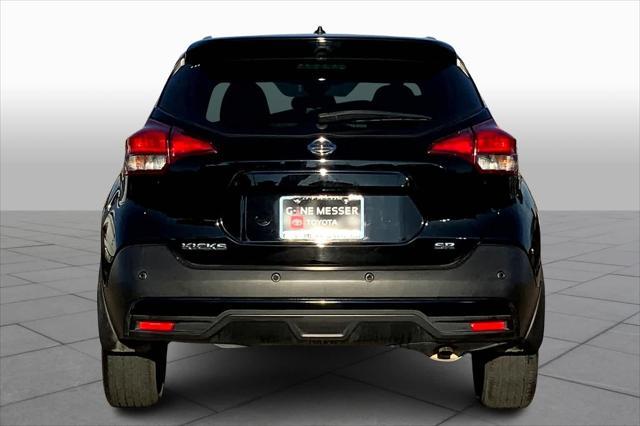 2020 nissan kicks sr