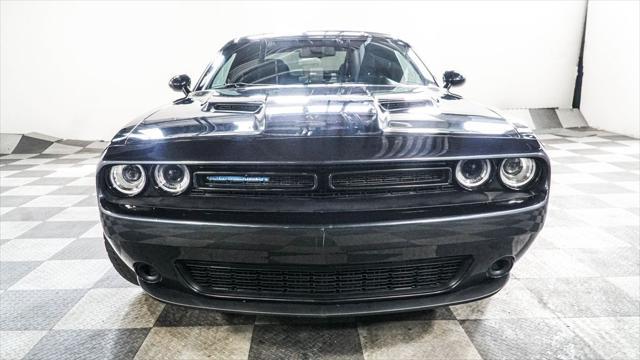 2018 dodge challenger sxt