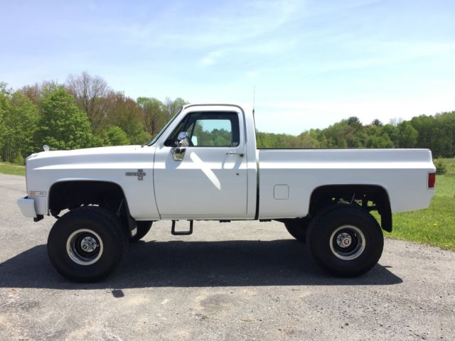1987 chevy c10 silverado 4x4 must see! we ship!