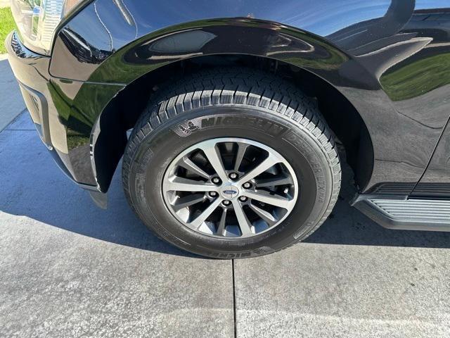 2020 ford expedition xlt