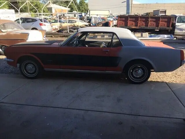 1966 ford mustang, body has no rust, runs and drives