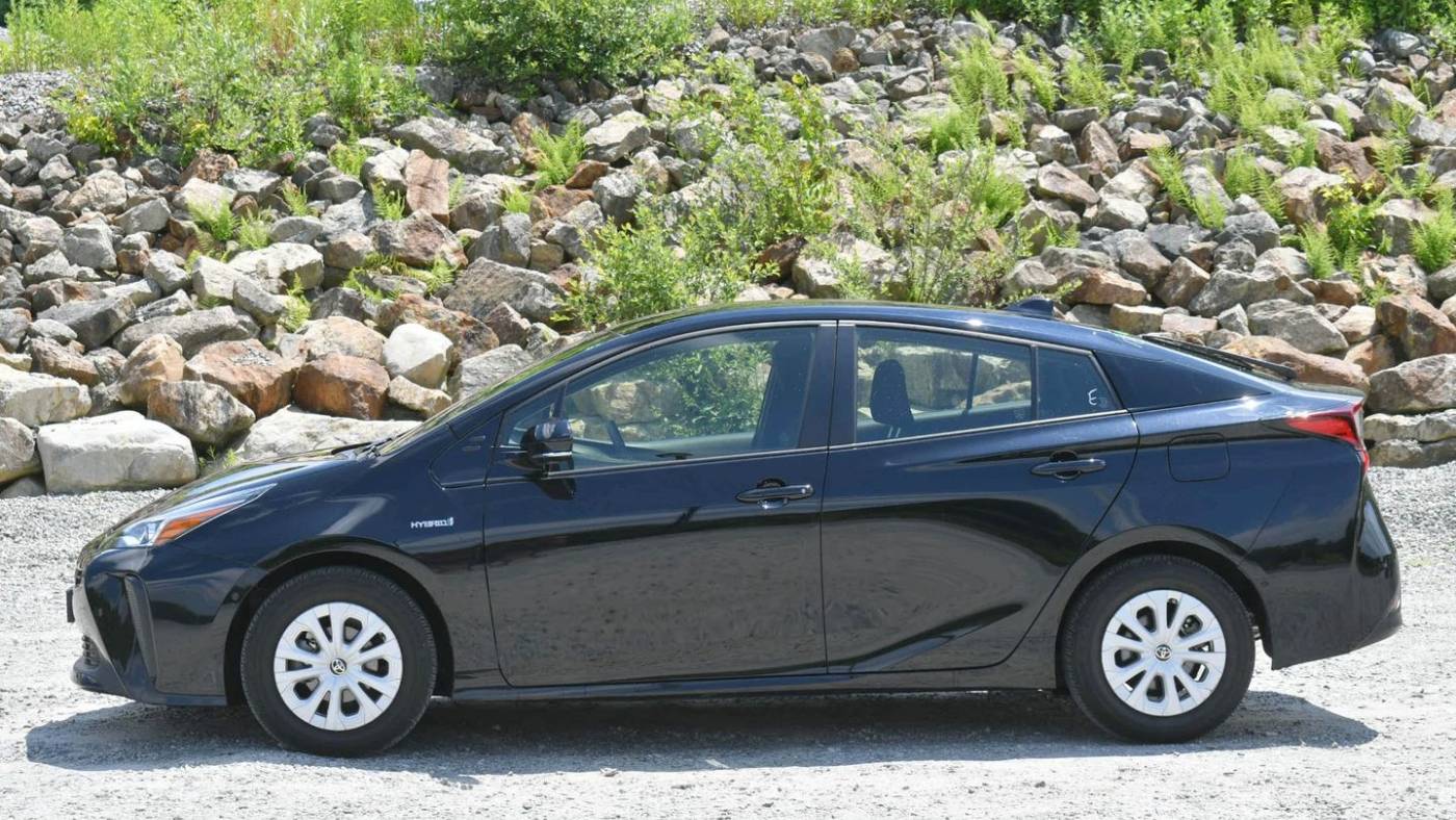 2020 toyota prius le