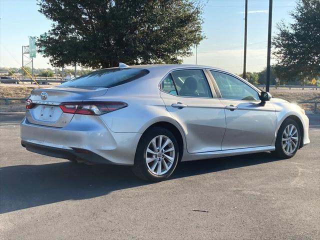 2023 toyota camry le