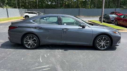 2022 Lexus ES es $1