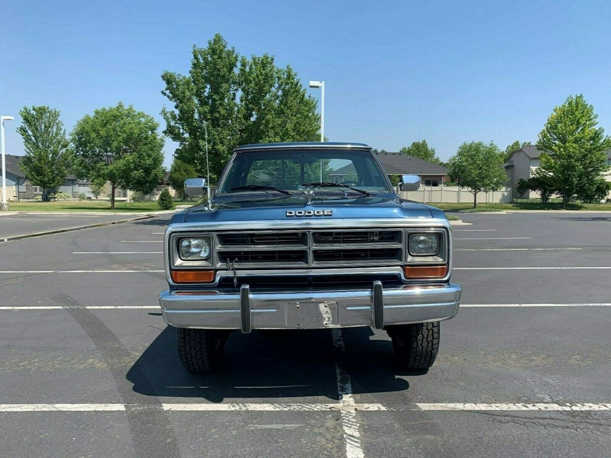 1989 dodge le ram 350 4x4 5.9l cummins diesel with only 96.344 actual miles