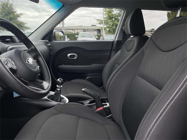 2016 kia soul base