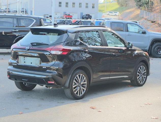 2024 nissan kicks sr