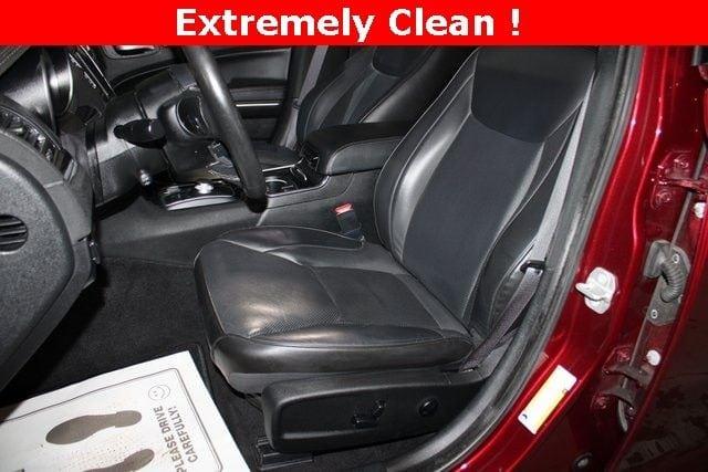 2019 chrysler 300 in milwaukee, wisconsin
