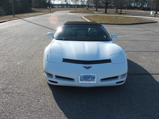 2004 chevrolet corvette base