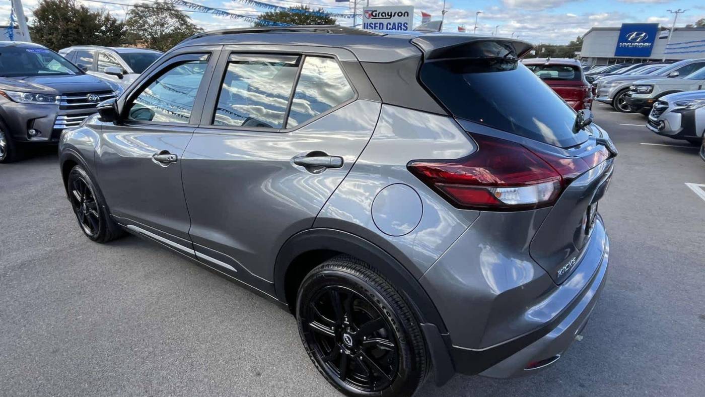 2024 nissan kicks sr