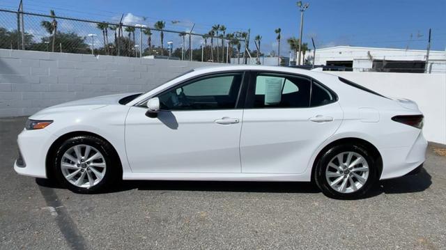 2022 toyota camry le
