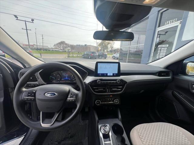 2021 ford escape se