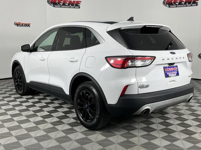 2020 ford escape se
