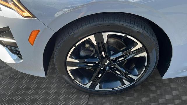 2022 kia k5 gt-line