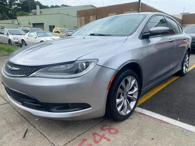 2015 chrysler 200 s