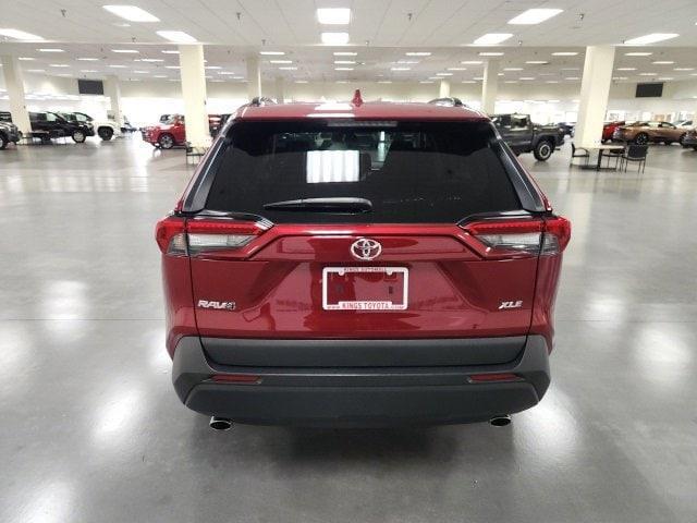 2022 toyota rav4 xle