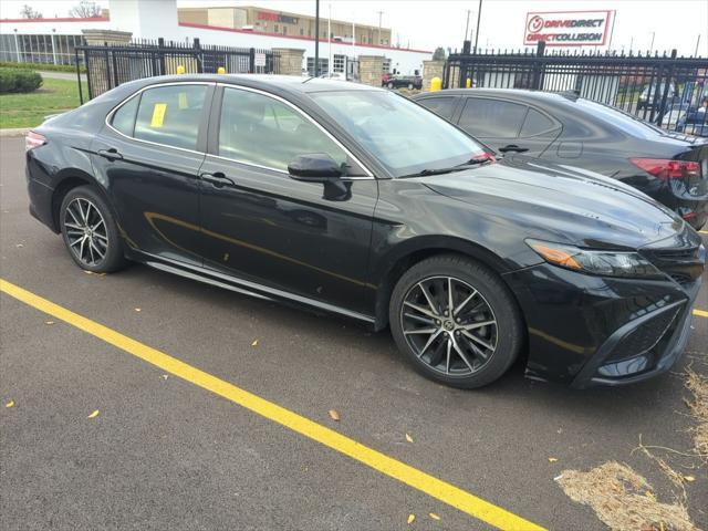 2021 toyota camry se