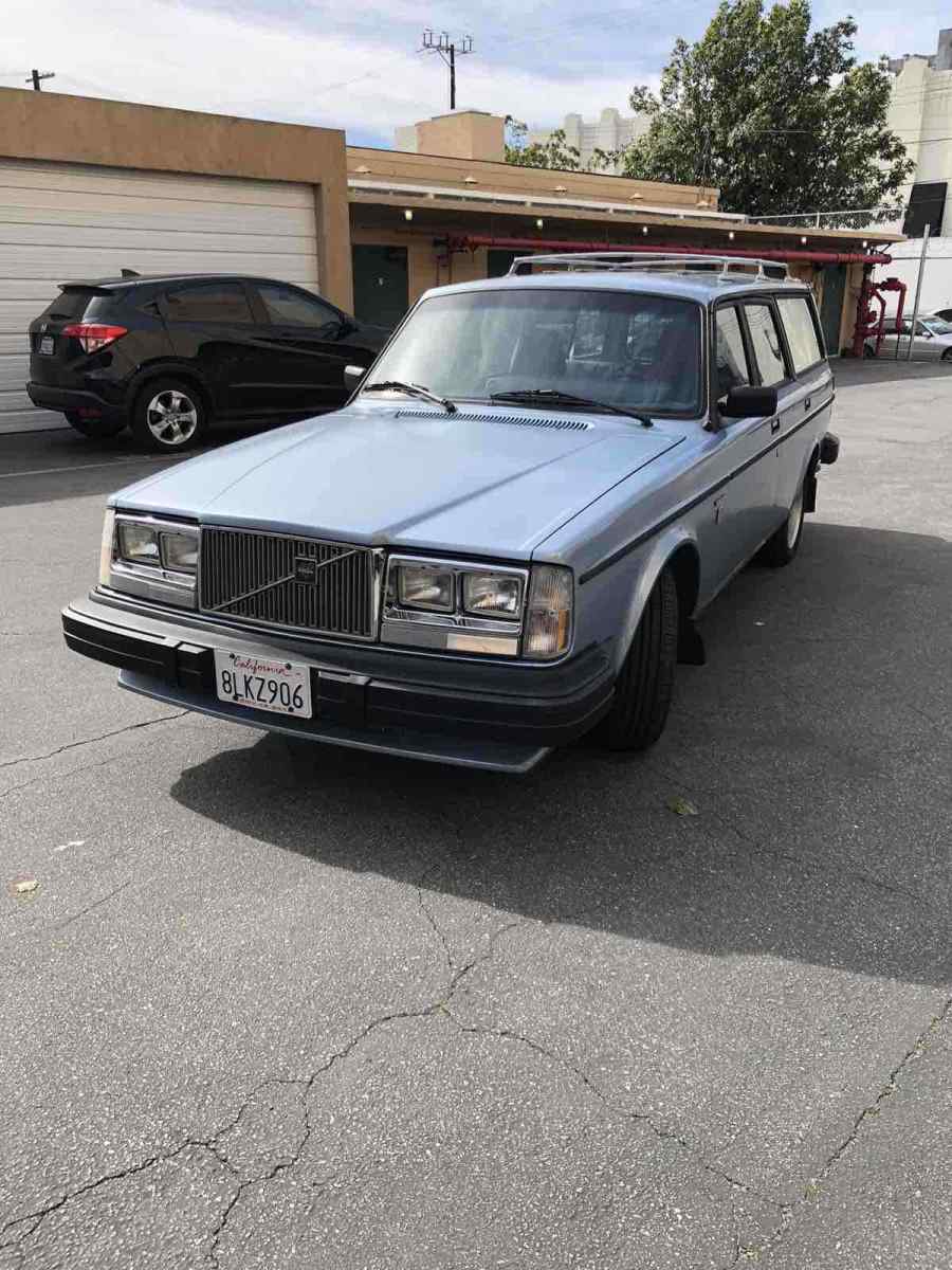 1981 volvo 245 wagon blue