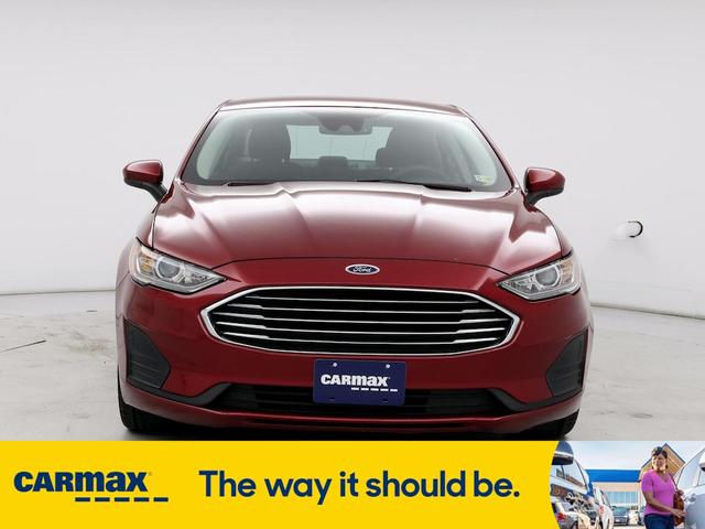 2019 ford fusion hybrid se