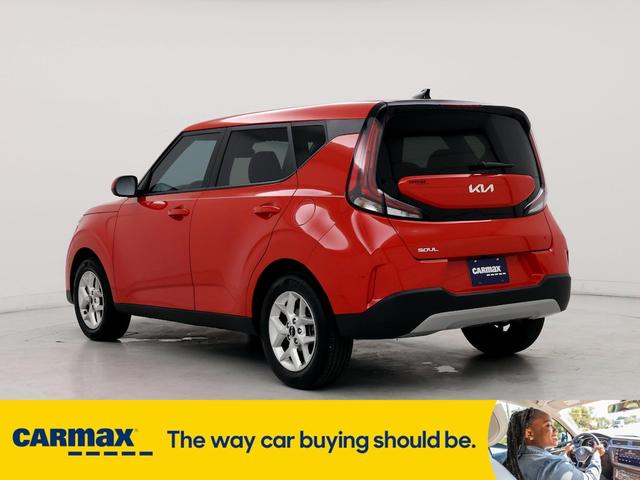 2023 kia soul lx