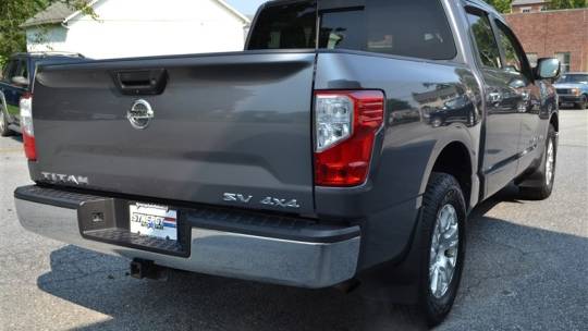 2018 nissan titan sv