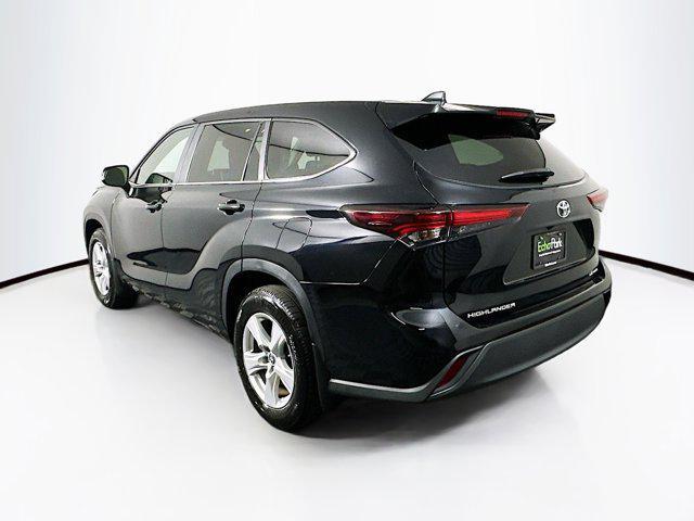 2024 toyota highlander le