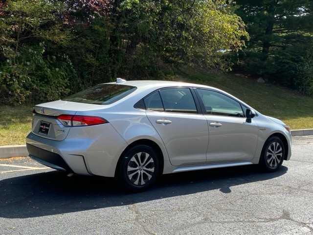 2020 toyota corolla hybrid le