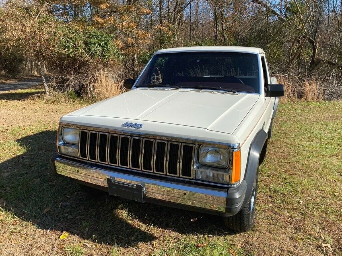 1986 jeep comanche 33,197 miles, 33,197 miles white pickup i4 2.5l automatic