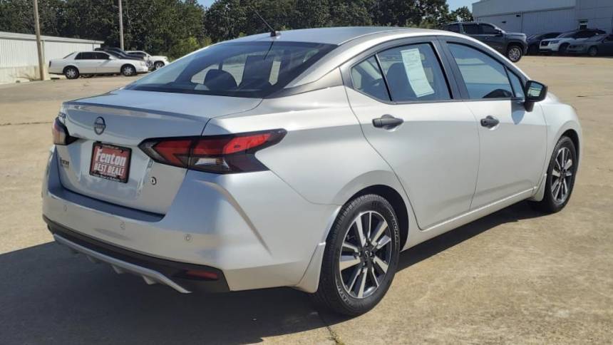 2023 nissan versa s