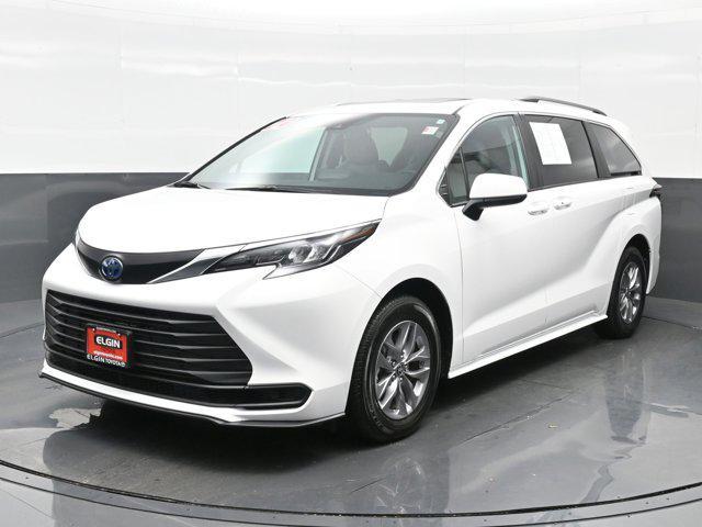 2024 toyota sienna le