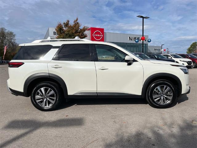 2023 nissan pathfinder sl