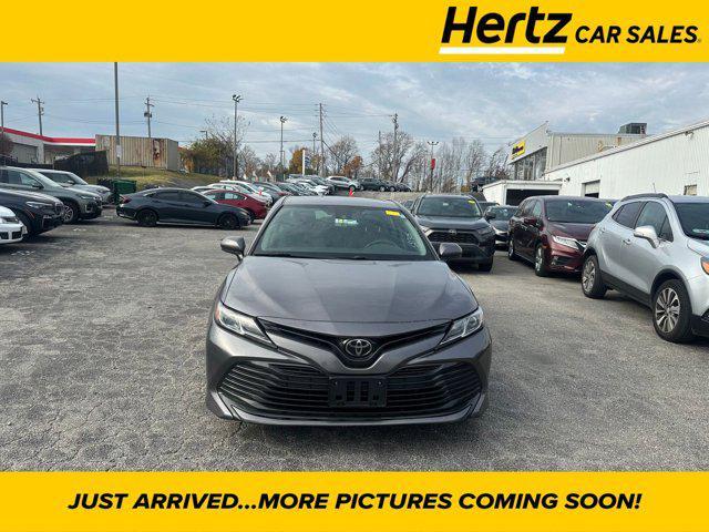 2019 toyota camry le