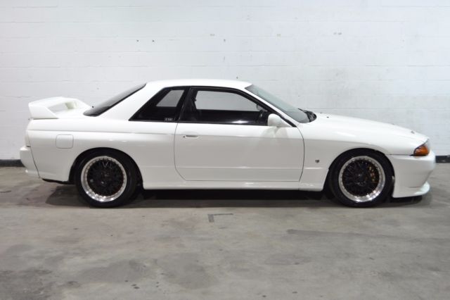 1990 nissan skyline gt-r -- cristal white - rb26dett - 5 speed - 110,454 miles