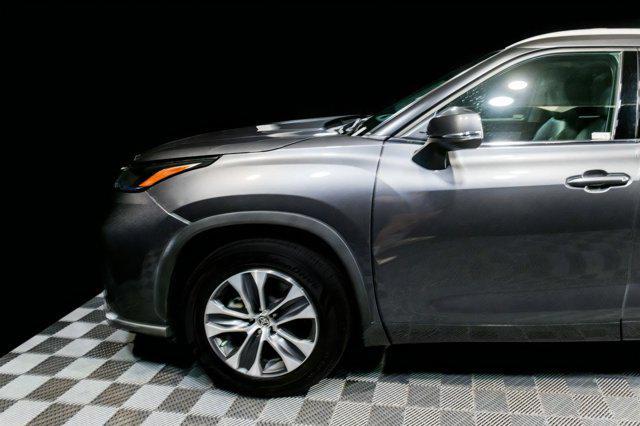 2022 toyota highlander hybrid xle