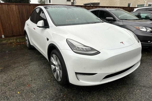 2021 tesla model y standard range rear-wheel drive