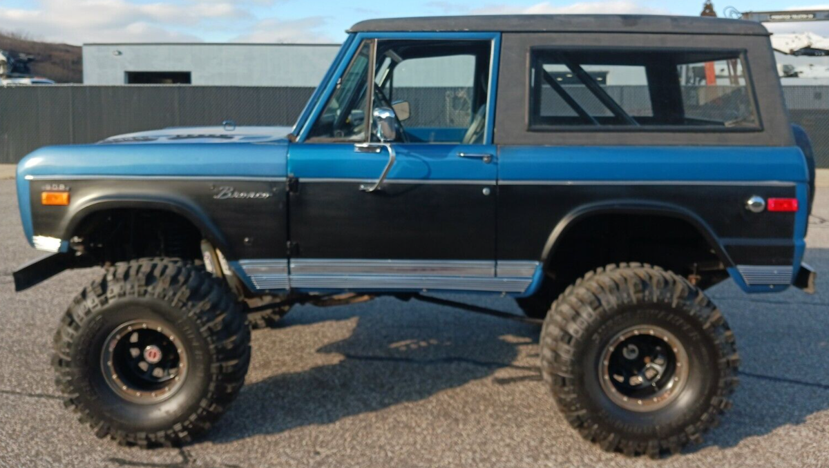 1976 ford bronco 302 v8 4 speed lifted 35" tires 4 link disc brakes p/s truck!!!