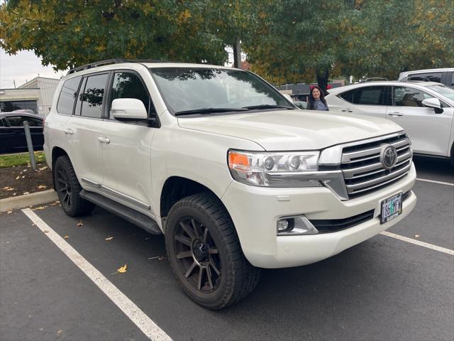 2021 toyota land cruiser base