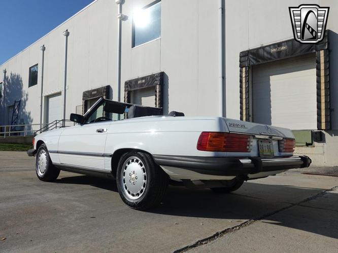 1987 mercedes-benz 560 in o'fallon, illinois