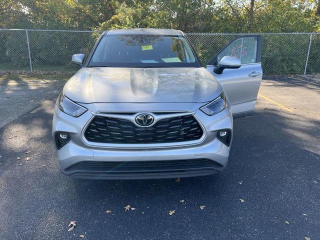 2024 toyota highlander le
